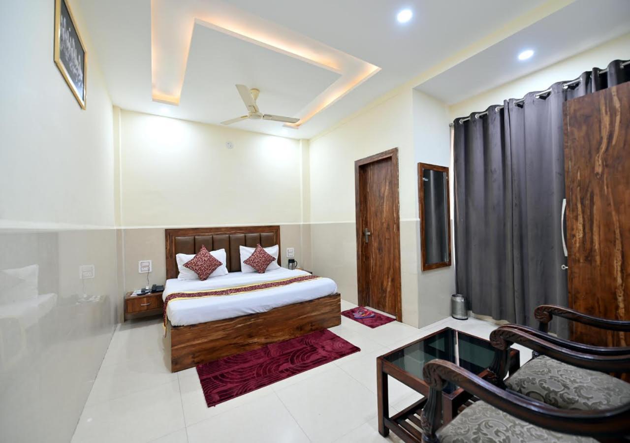 Royal Inn Джамму Экстерьер фото