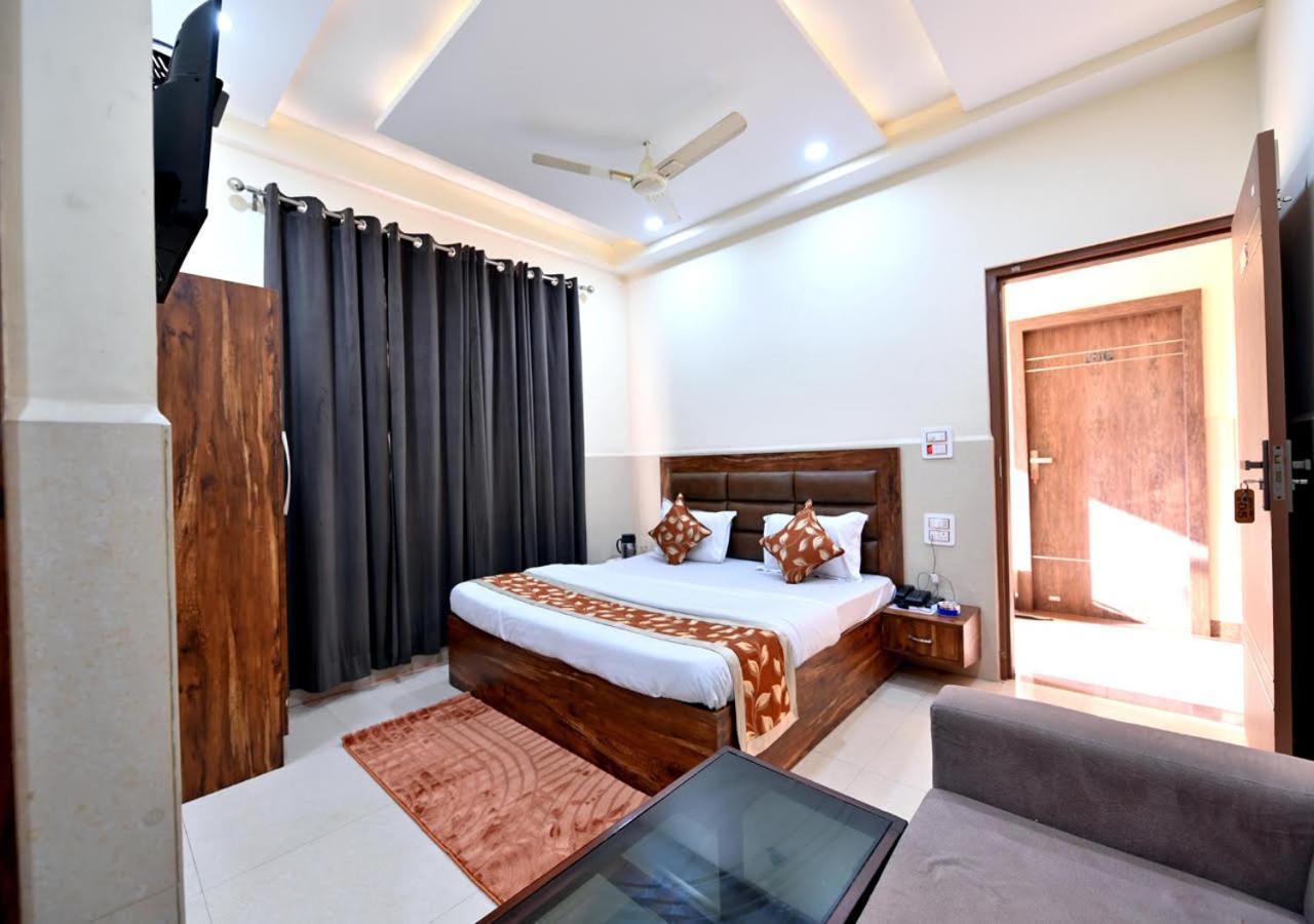 Royal Inn Джамму Экстерьер фото